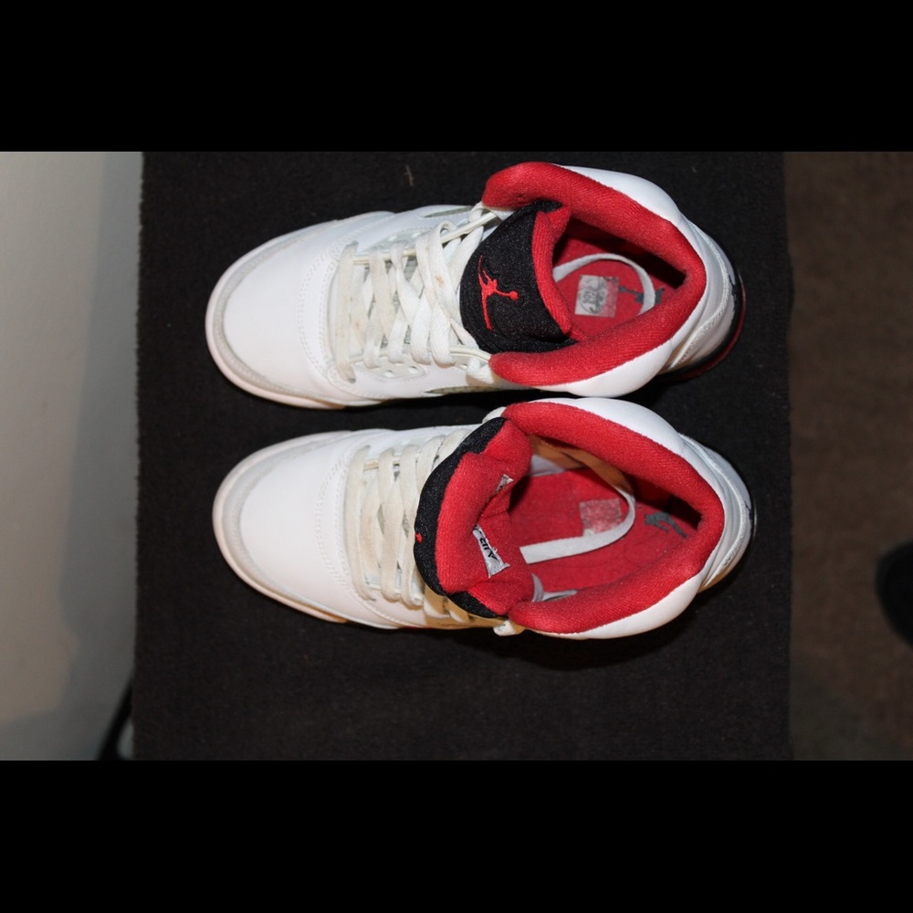 Retro Jordan 5 - Picture 4 of 5